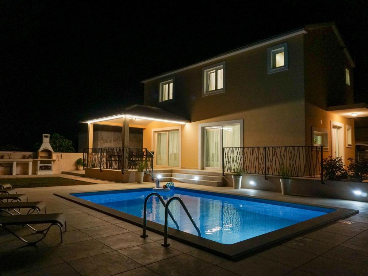 Holiday Home Villa Dora By Interhome Pula Extérieur photo