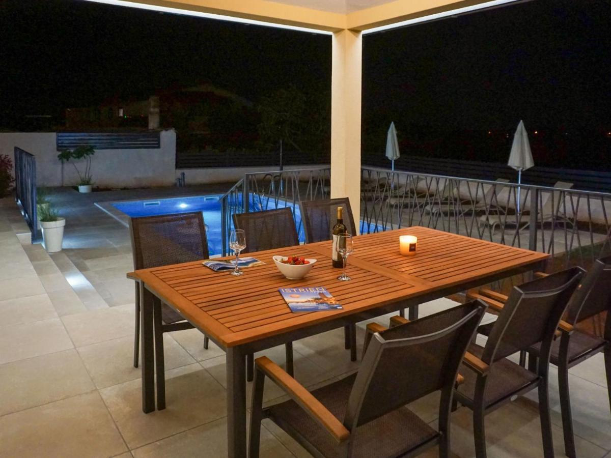 Holiday Home Villa Dora By Interhome Pula Extérieur photo
